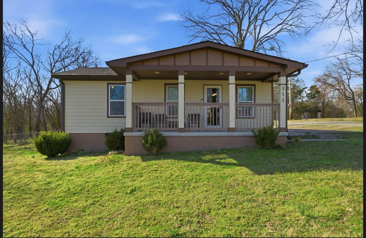 312 Farris Ave - Photo 1