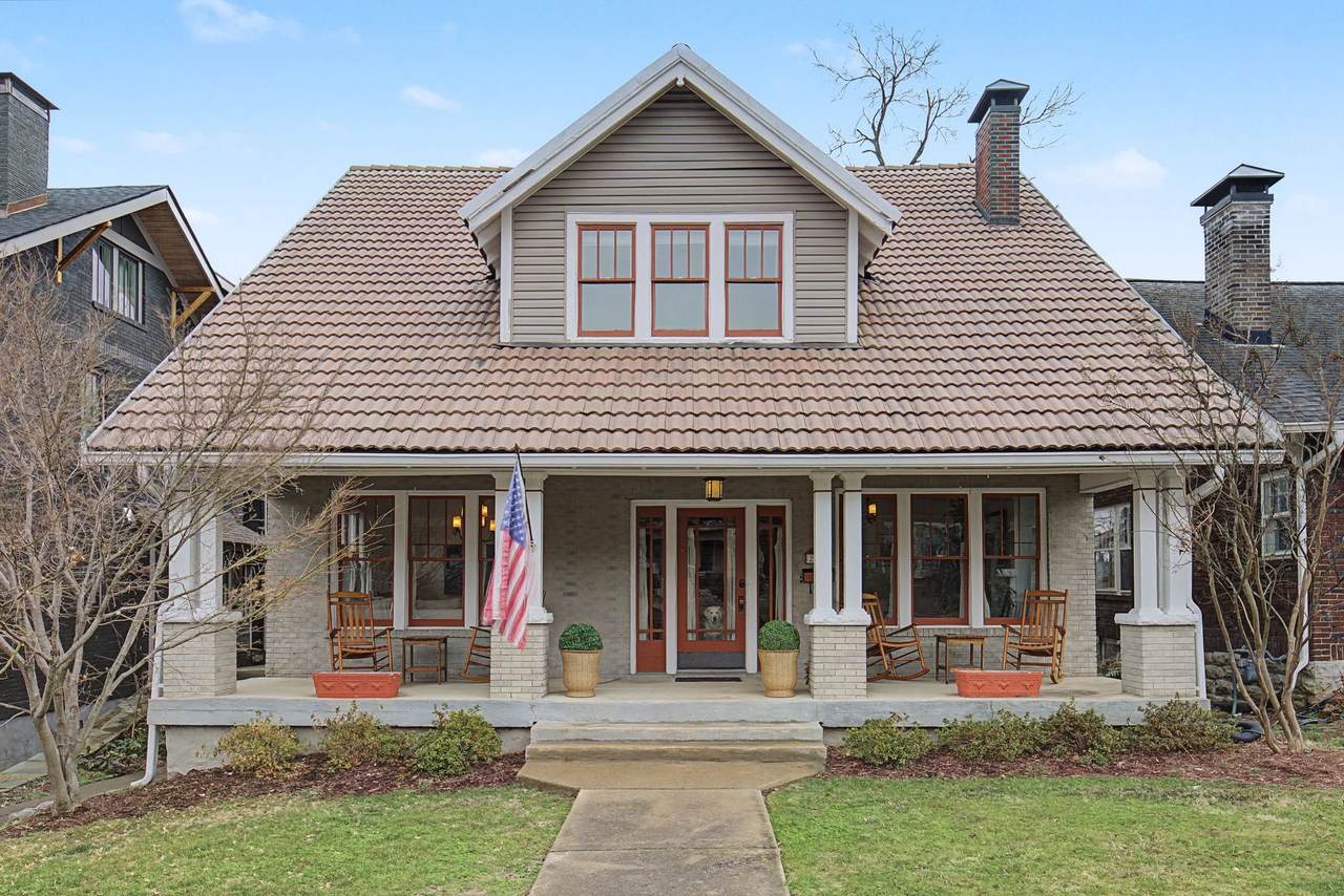 2402 Oakland Ave - Photo 1