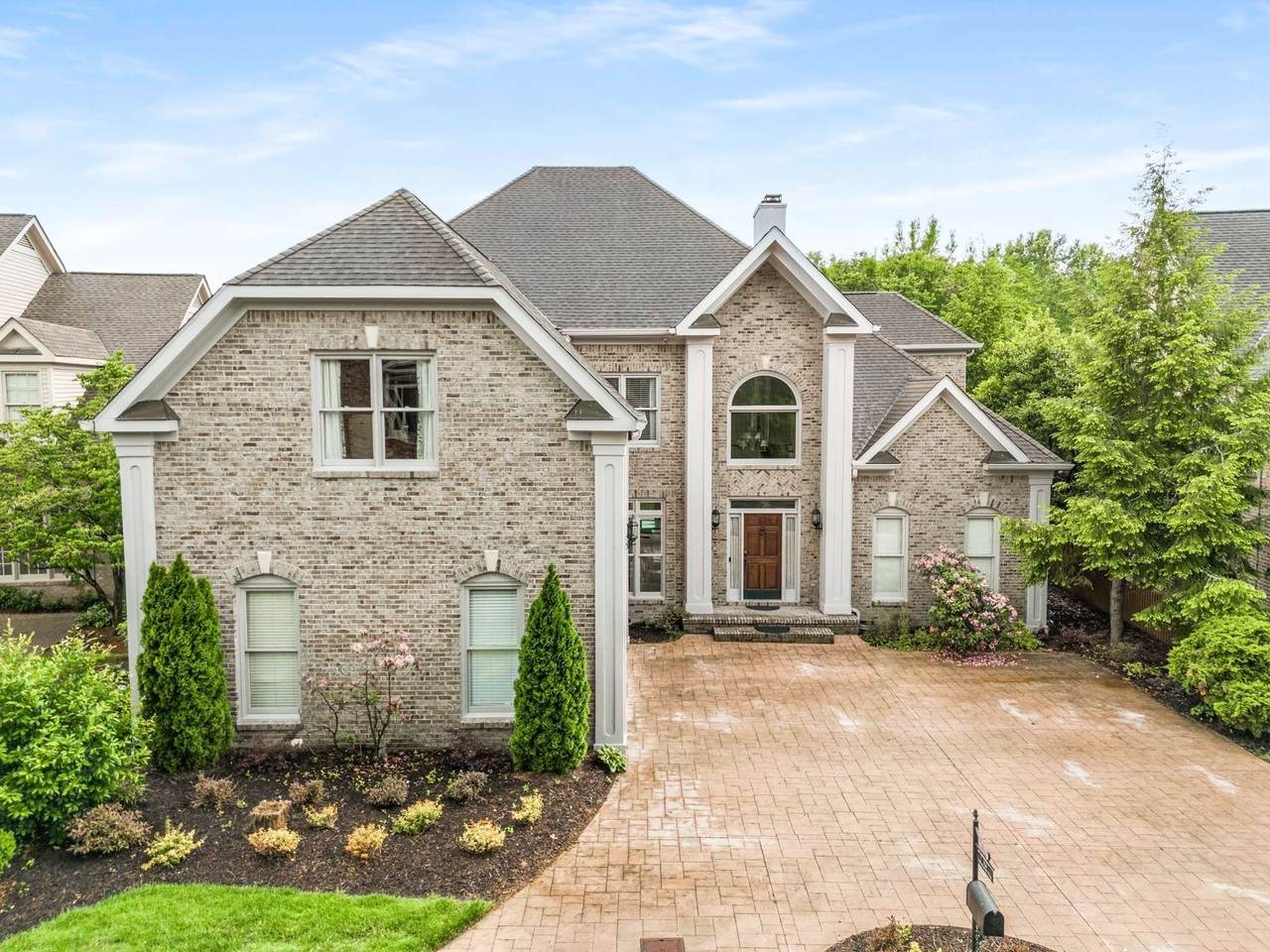 316 Whitworth Way - Photo 1