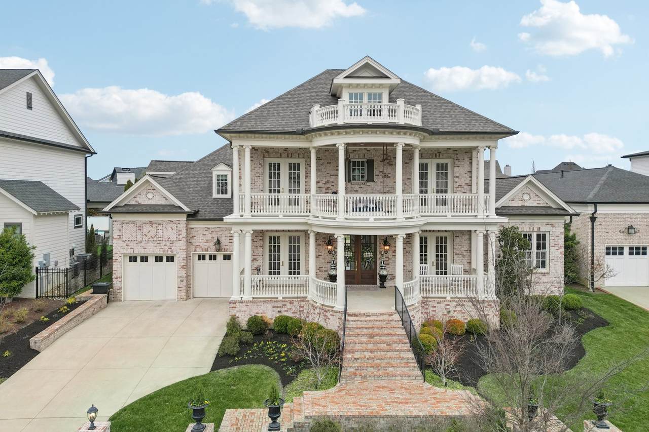 813 Stonewater Blvd - Photo 1