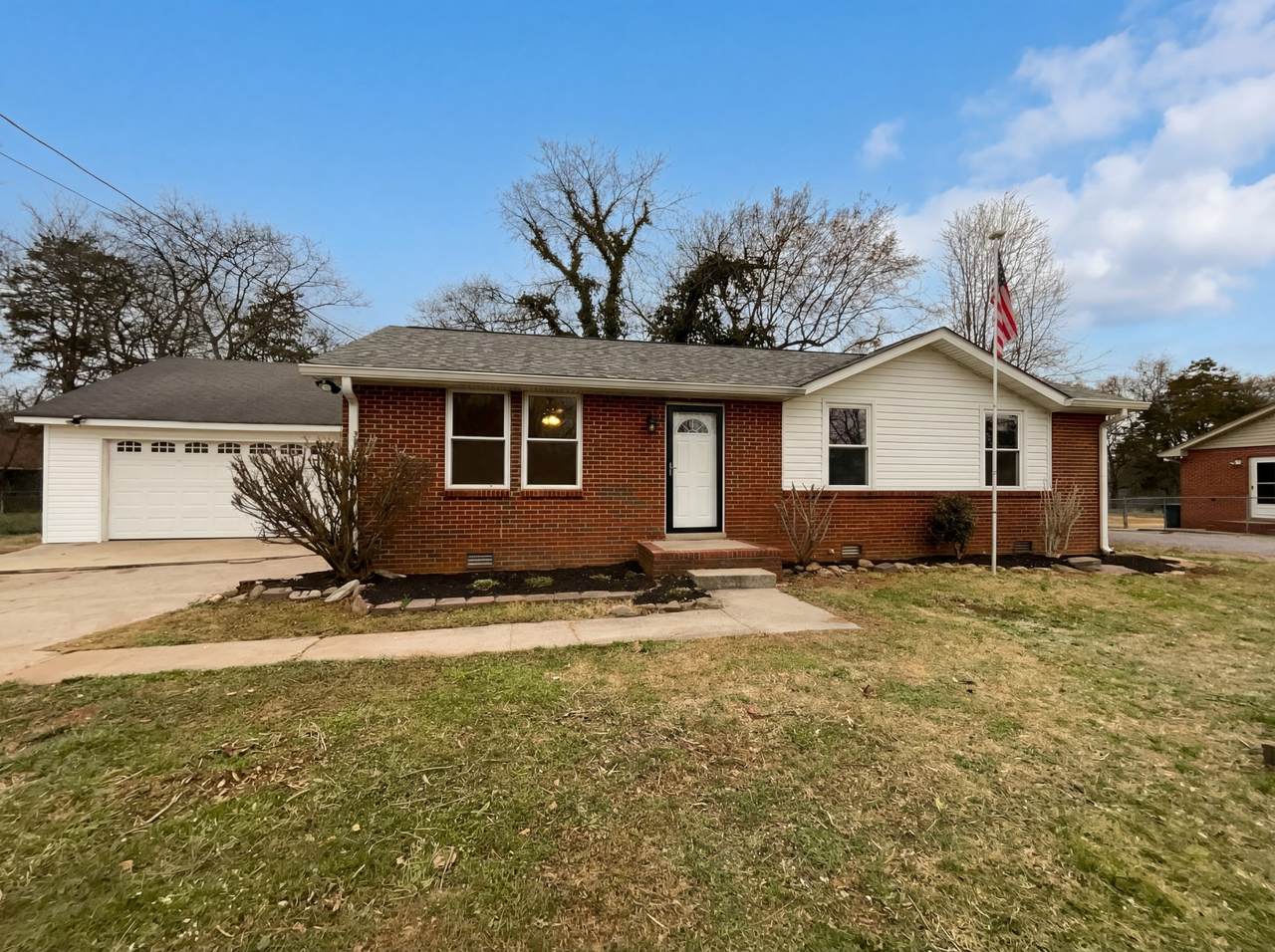 6211 Sedgeridge Ave - Photo 1