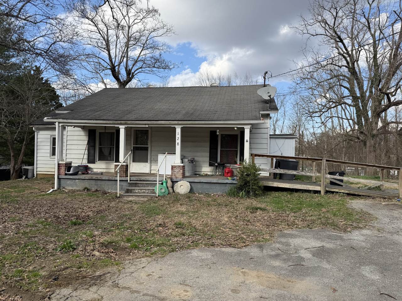 128 W Shellsford Rd - Photo 1