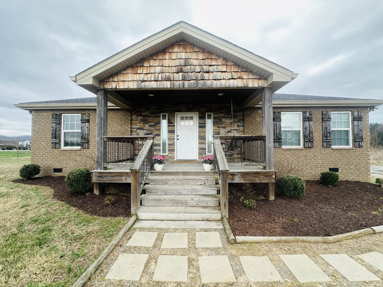https://bt-photos.global.ssl.fastly.net/nashville/1280_boomver_1_RTC3145768-1.jpg