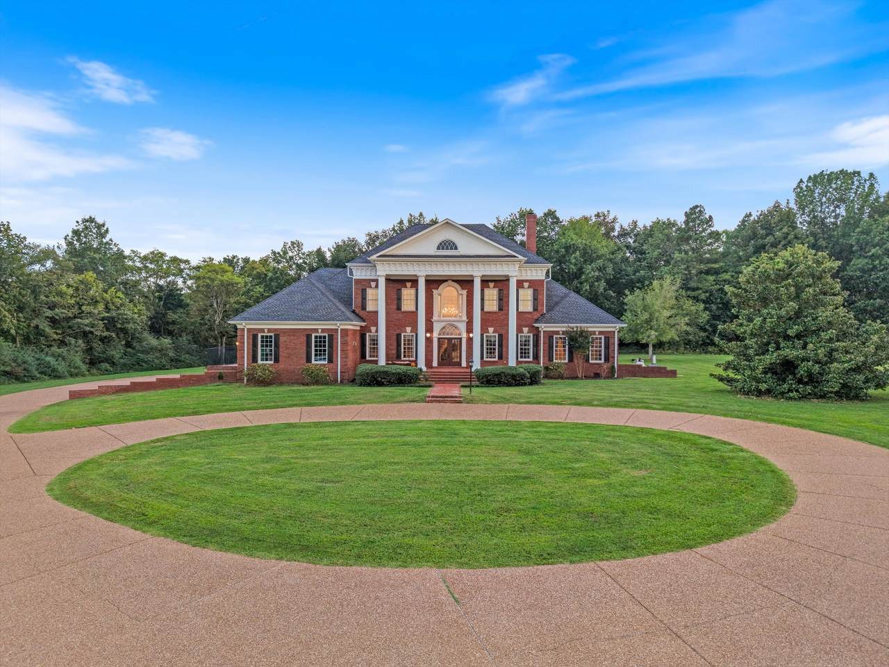 1465 New Columbia Hwy - Photo 1