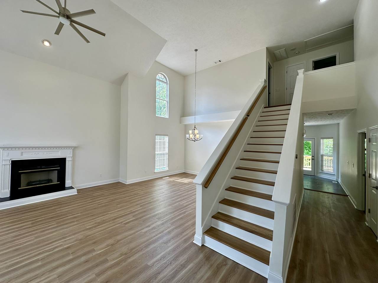 https://bt-photos.global.ssl.fastly.net/nashville/1280_boomver_1_RTC3146040-1.jpg