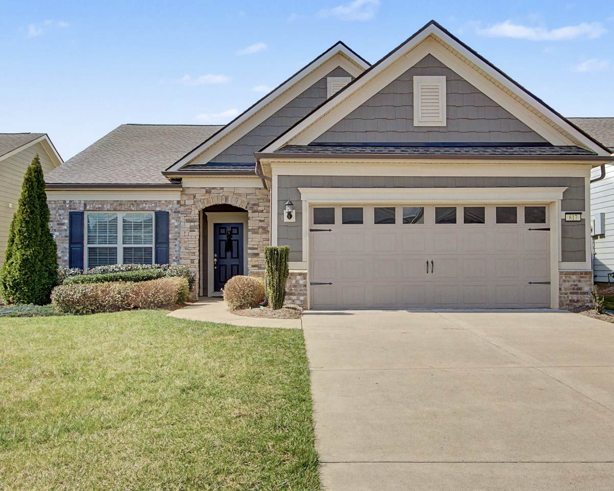 817 Clay Pl - Photo 1