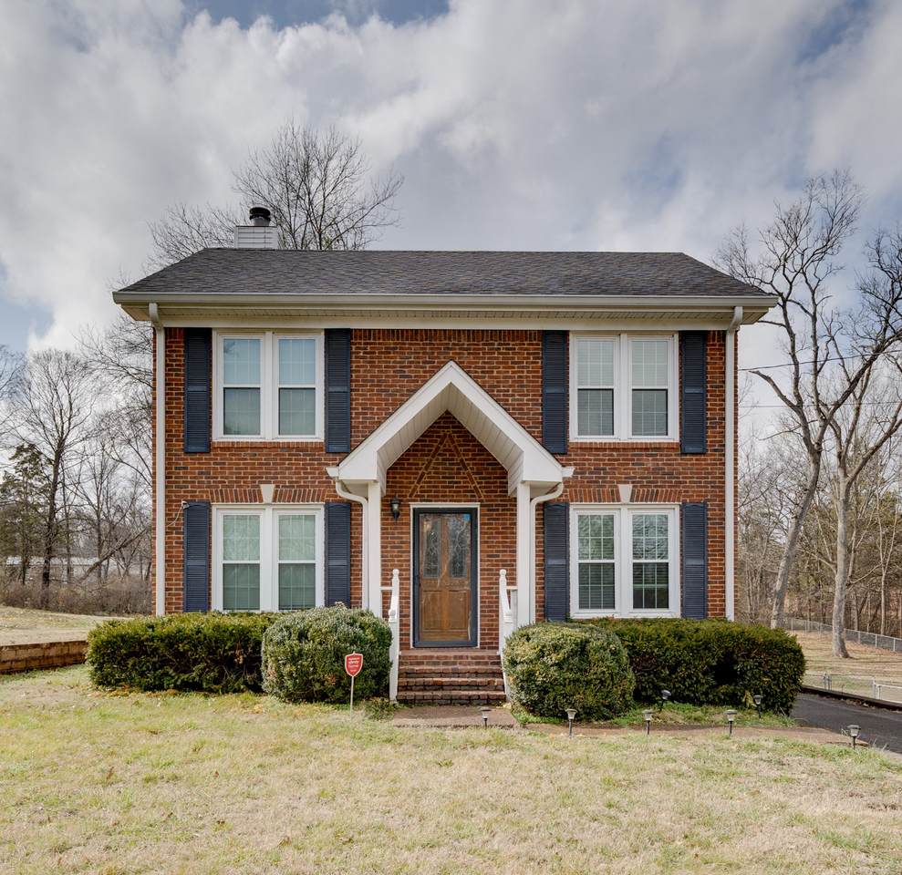 206 W Marthona Rd - Photo 1