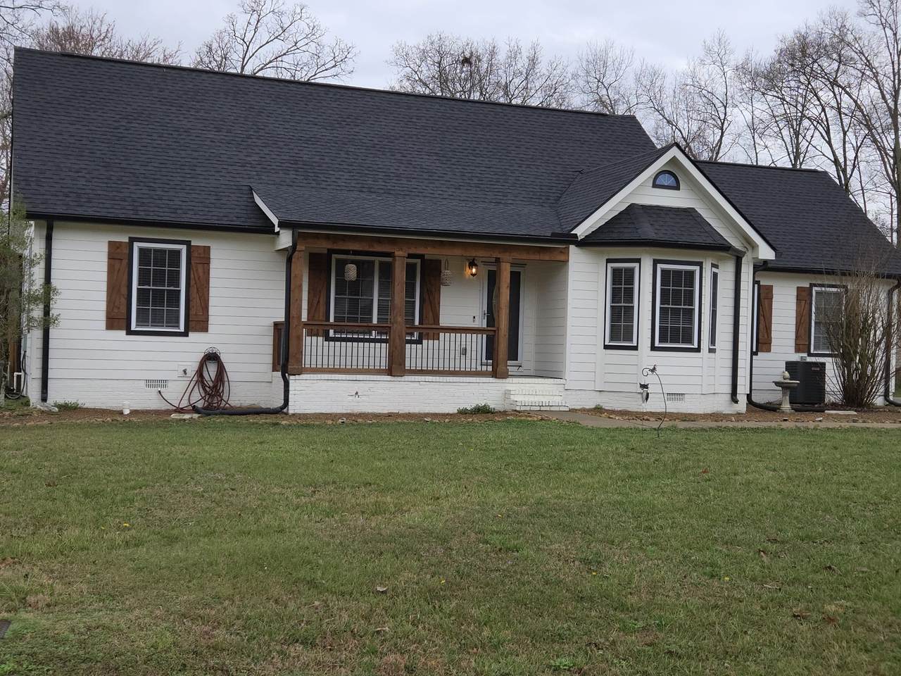 913 Indian Springs Cir - Photo 1
