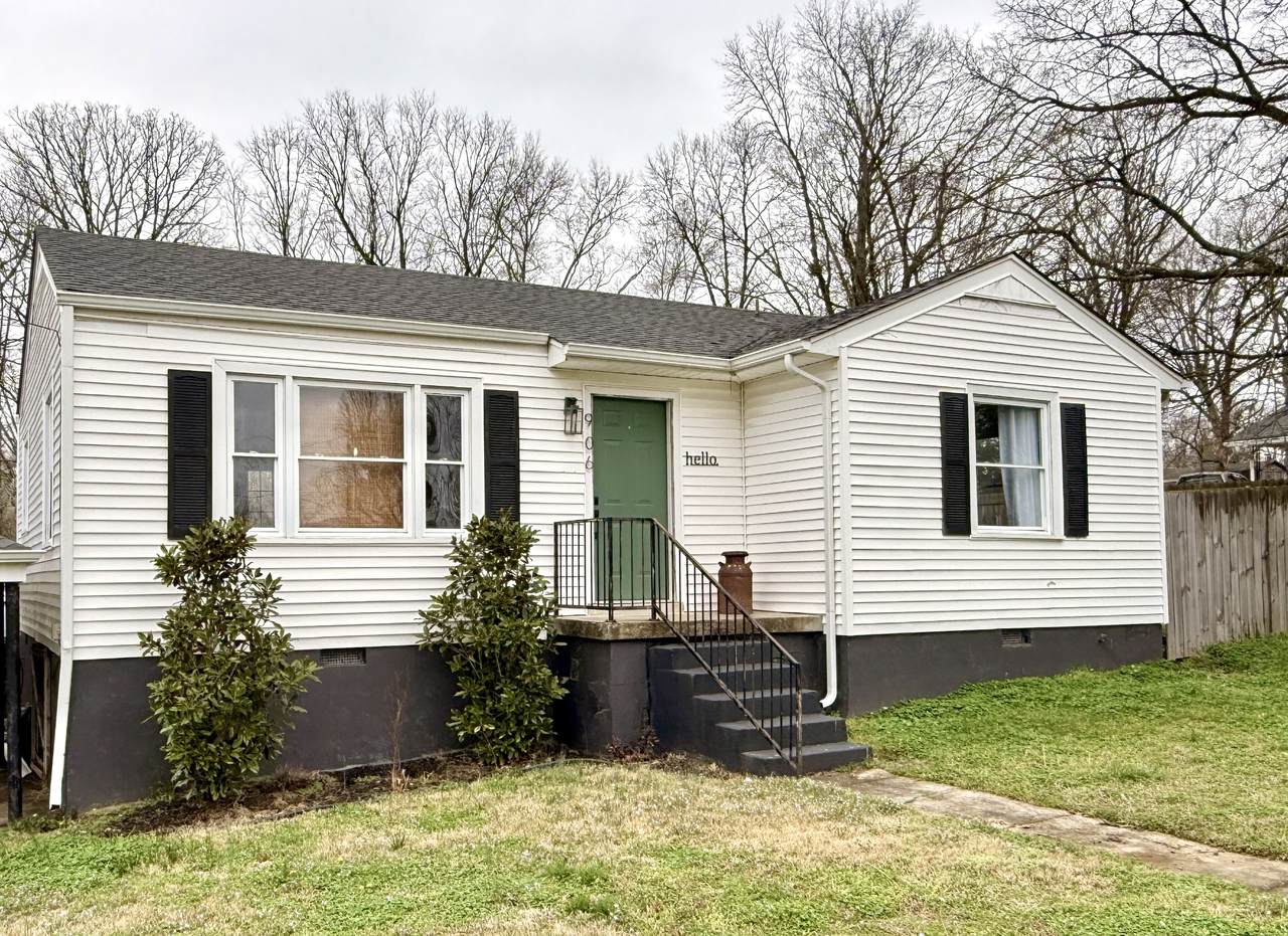 906 Oak St - Photo 1