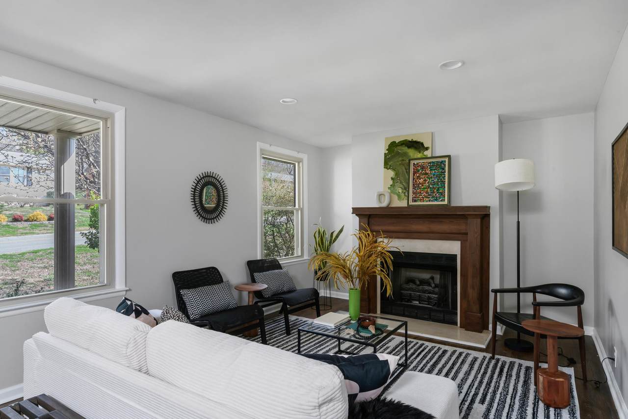 579 Huntington Pkwy - Photo 1