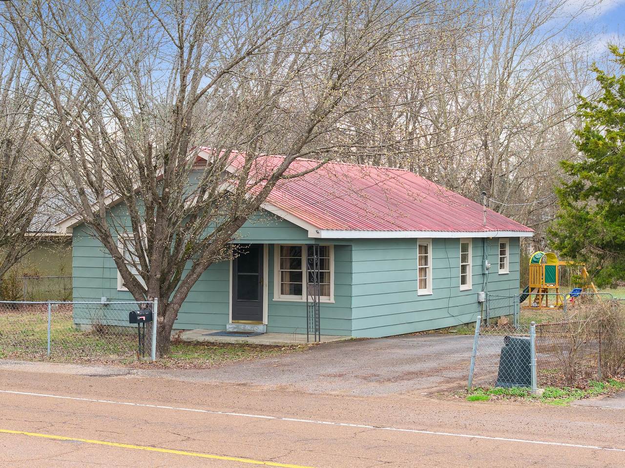 750 Tennessee Ave - Photo 1