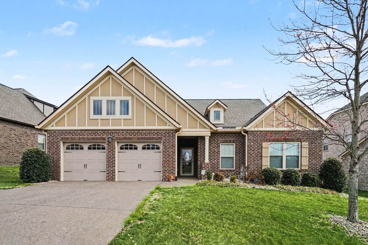 1004 Waterstone Dr - Photo 1