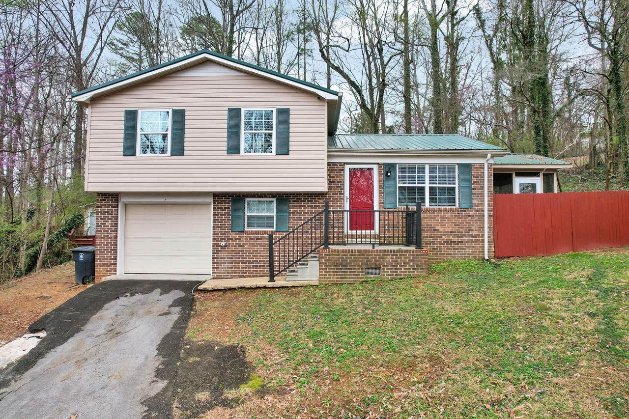 4011 Lynncrest Drive - Photo 1