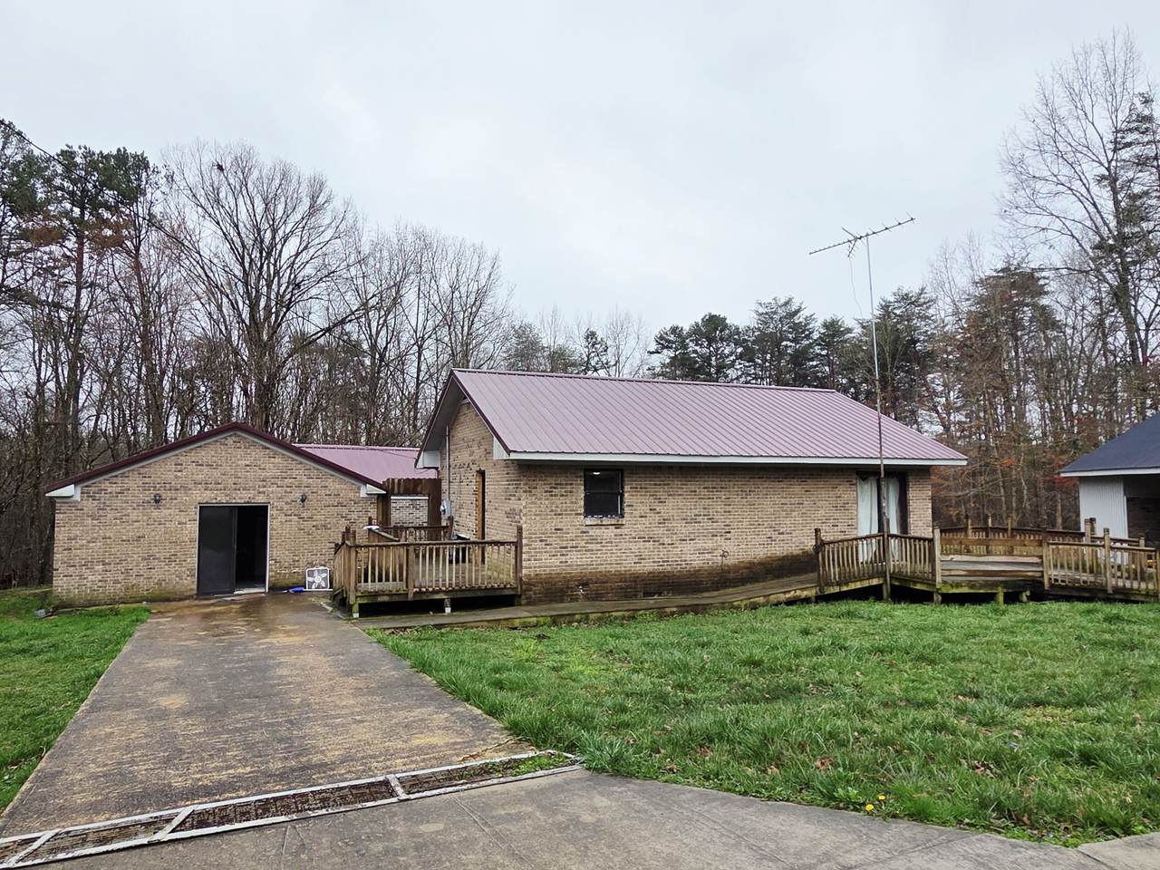 470 Caldwell Rd - Photo 1
