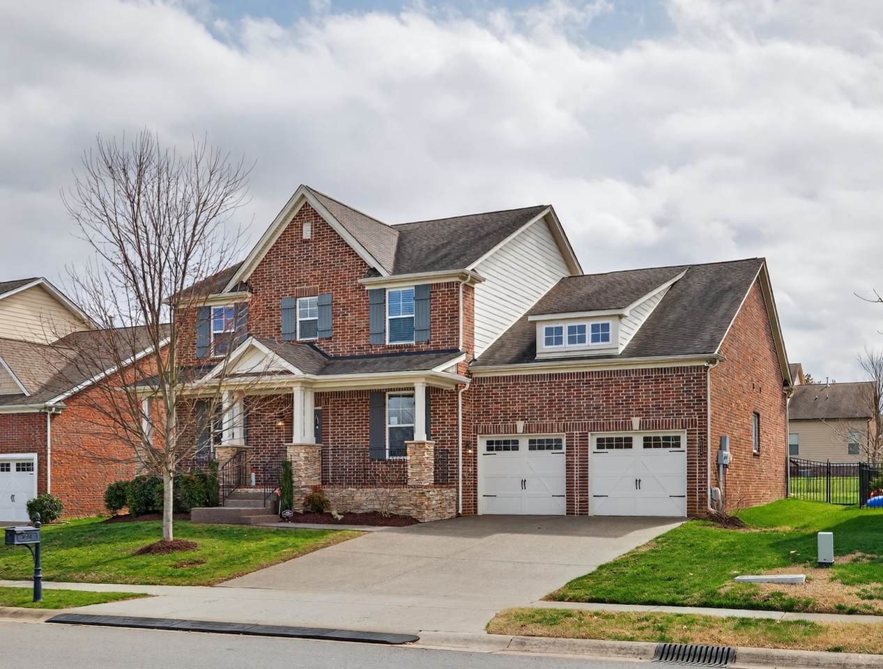 2713 Hargate Dr - Photo 1