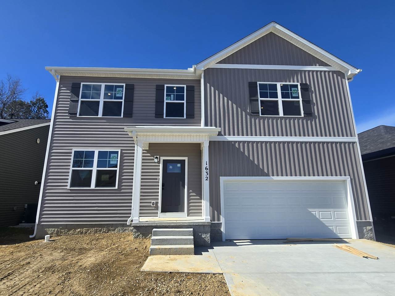 1632 Links Dr - Photo 1