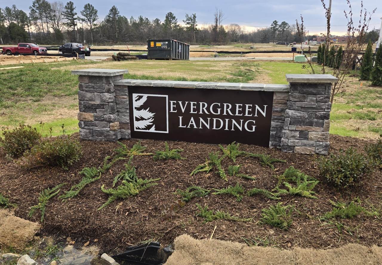 127 Evergreen Circle - Photo 1