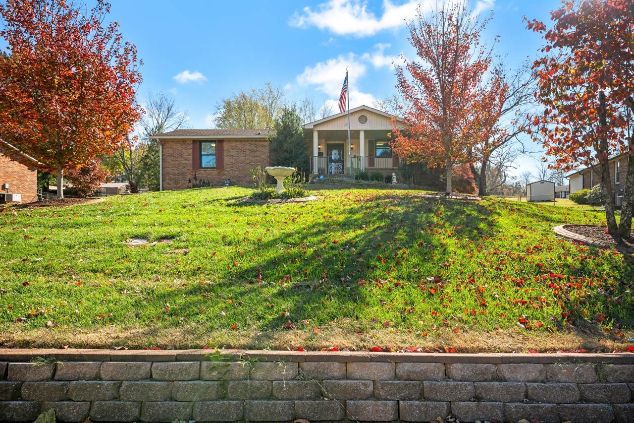 156 W Concord Dr - Photo 1