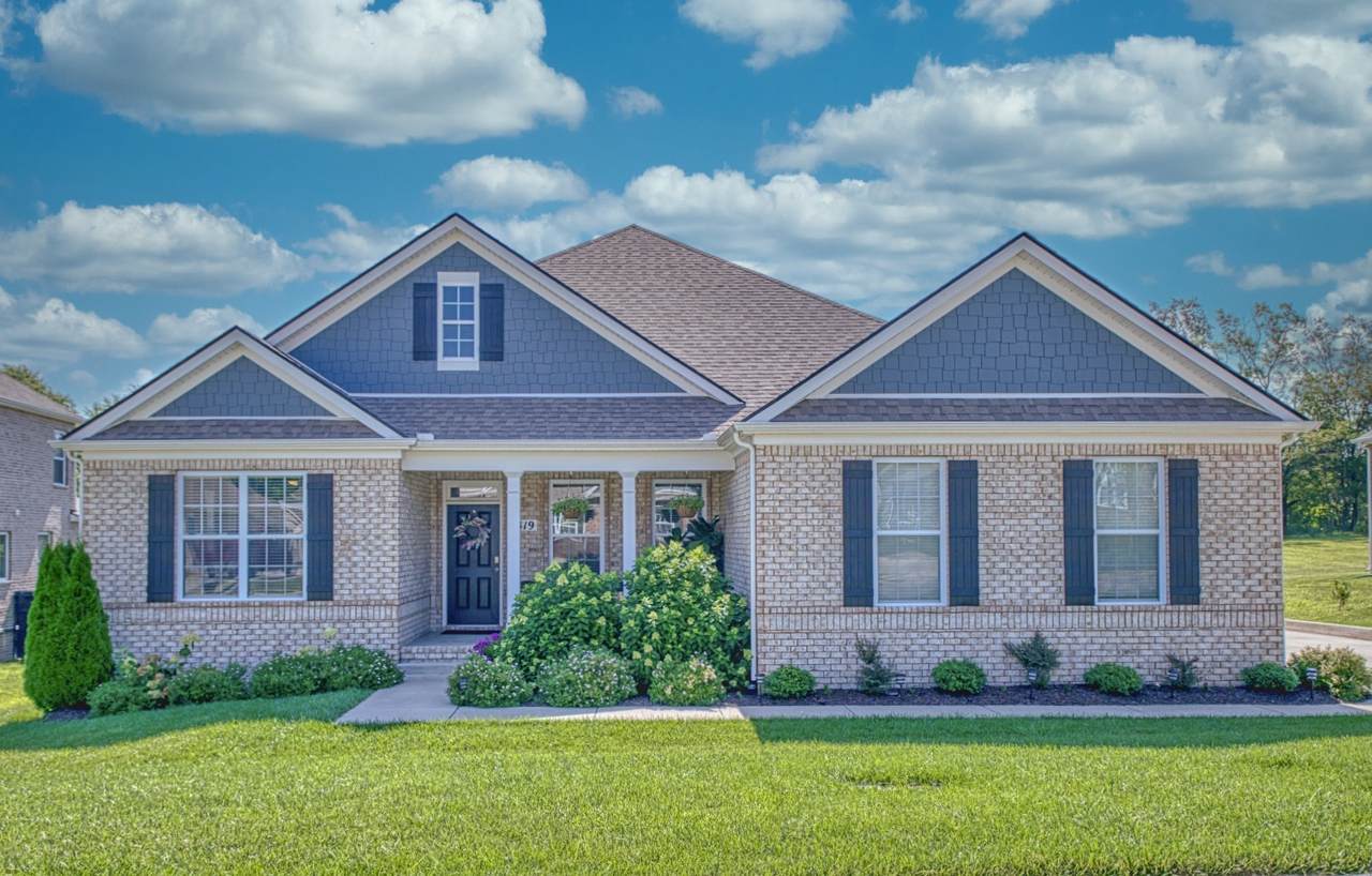 319 Greymoor Ln - Photo 1