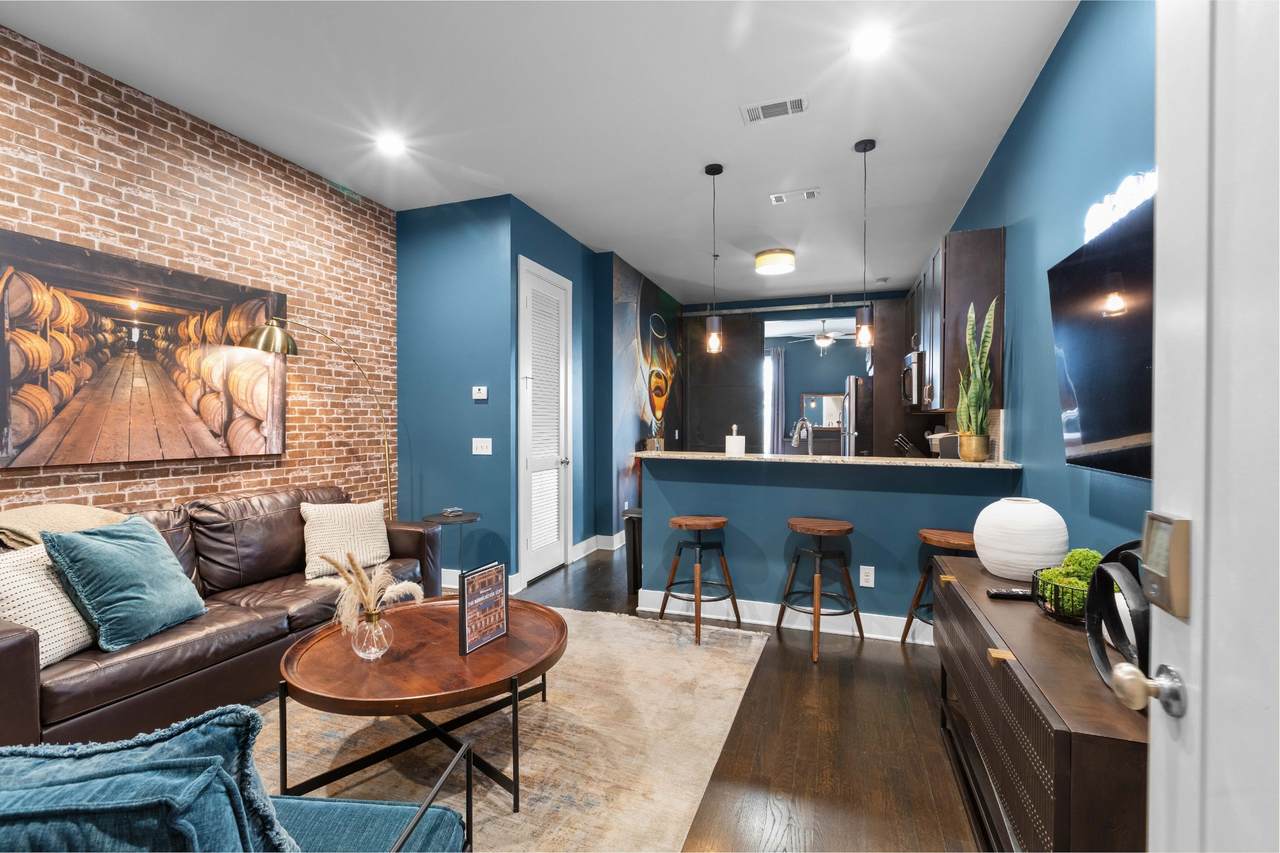 210 30th Ave - Photo 1