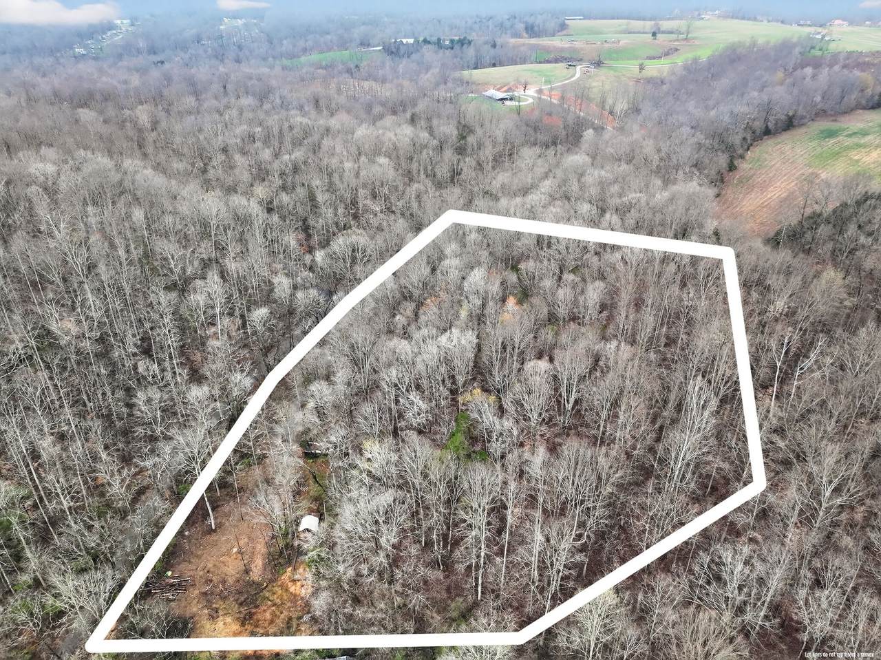 627 Stewart Hollow Rd - Photo 1
