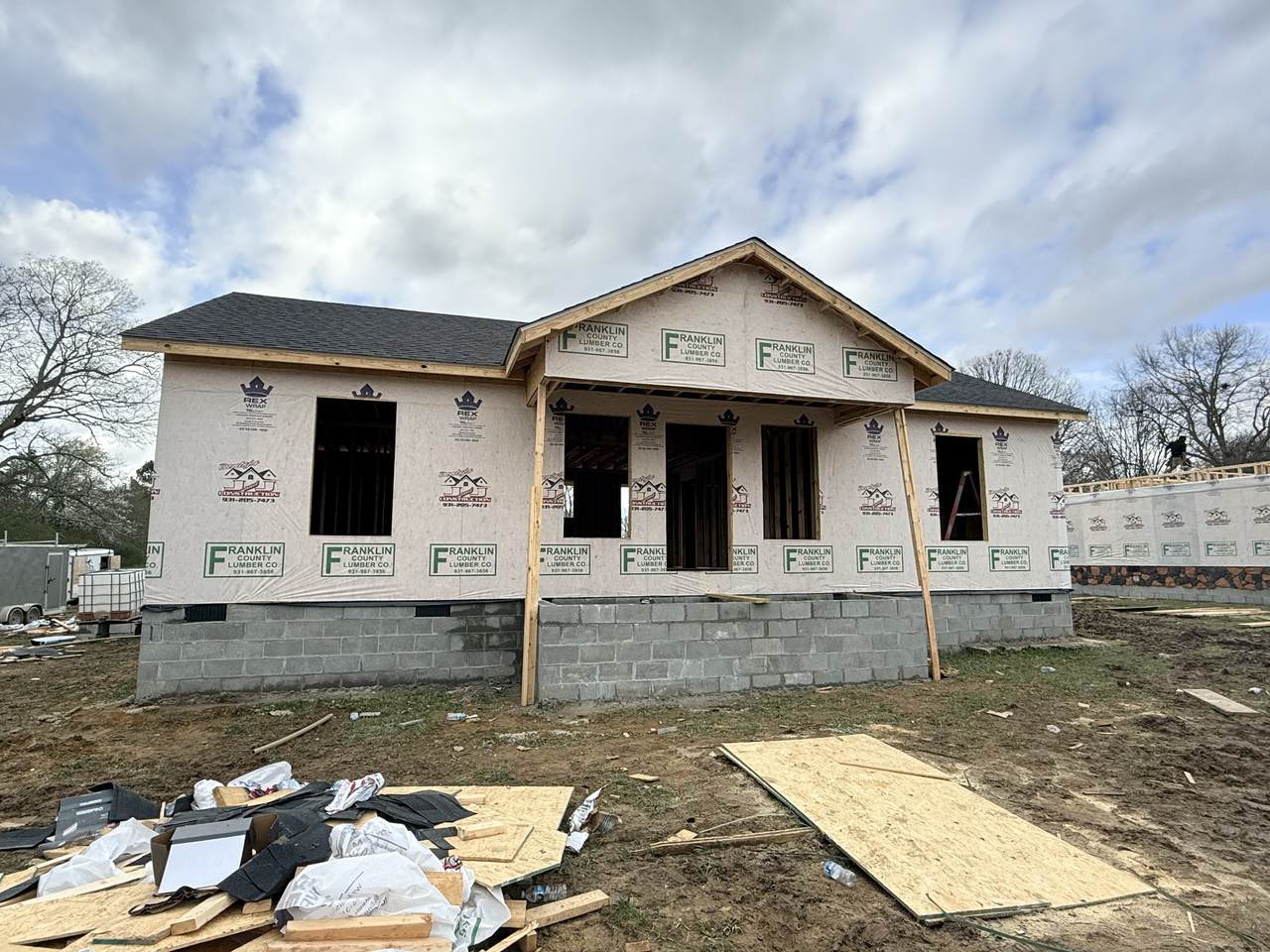 2315 E Lincoln St - Photo 1