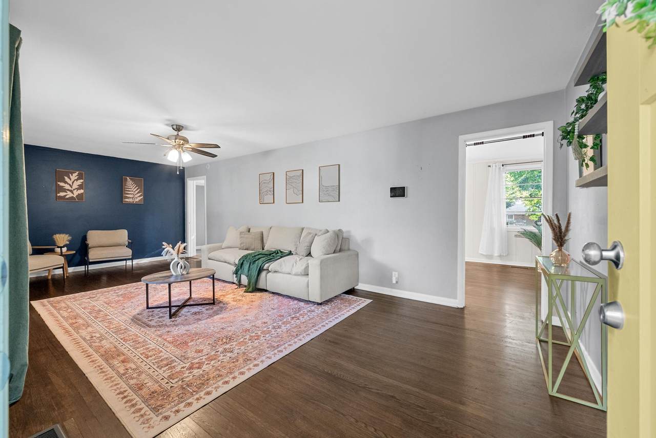 102 Preston Dr - Photo 1