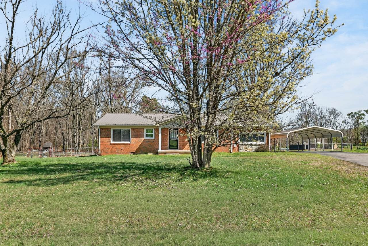 140 Simmons Cir - Photo 1