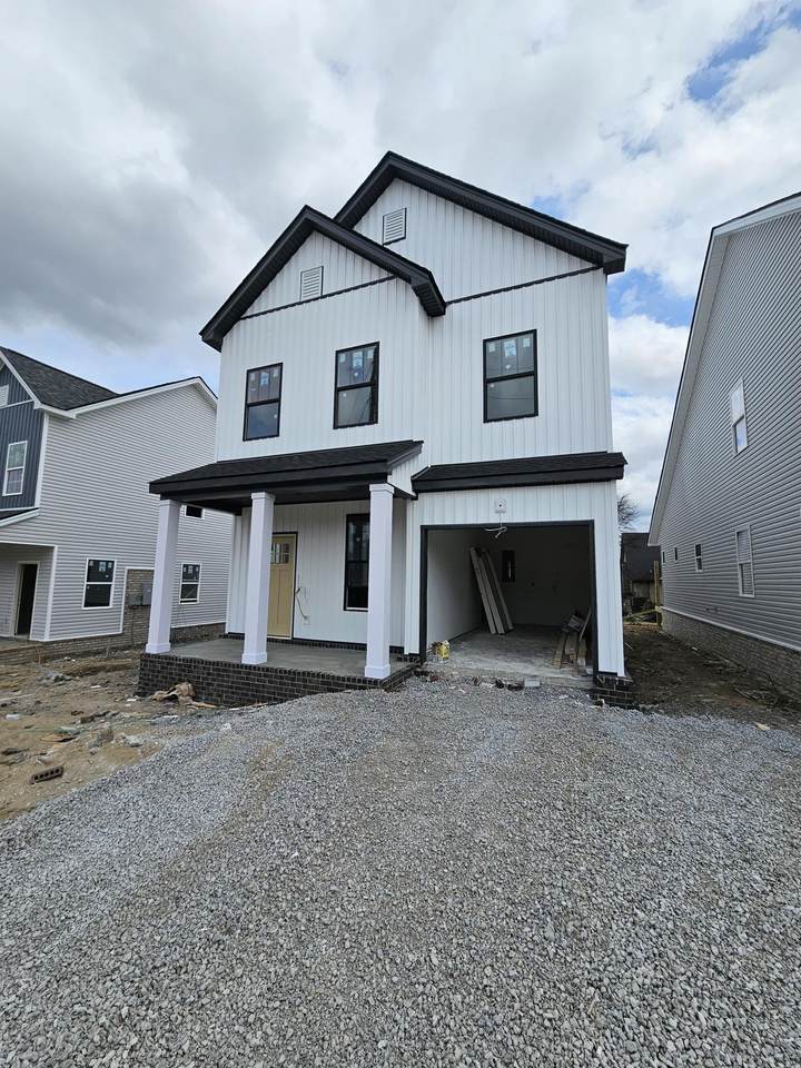 447 West Adams Ave - Photo 1