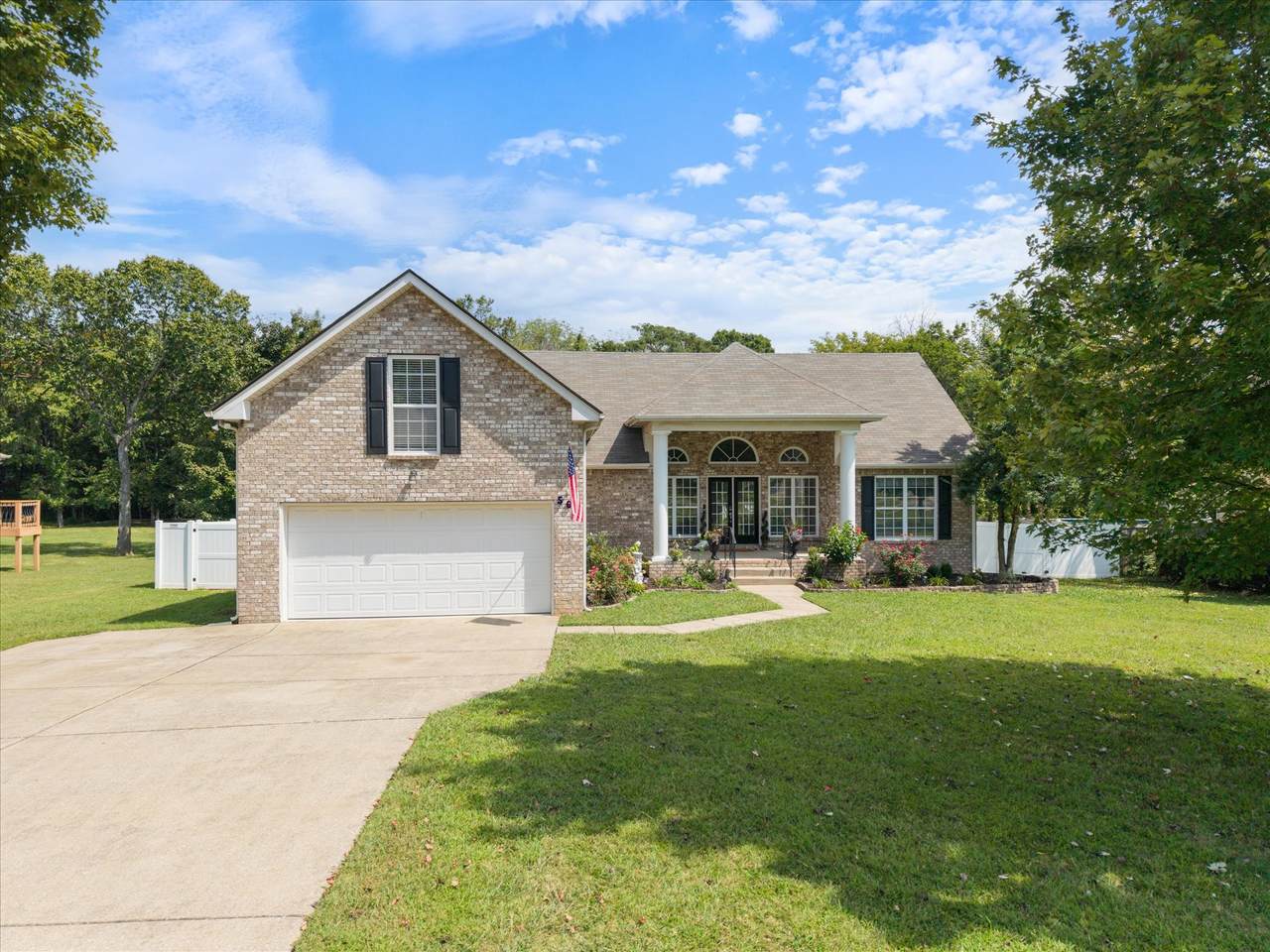 560 Windy Rd - Photo 1