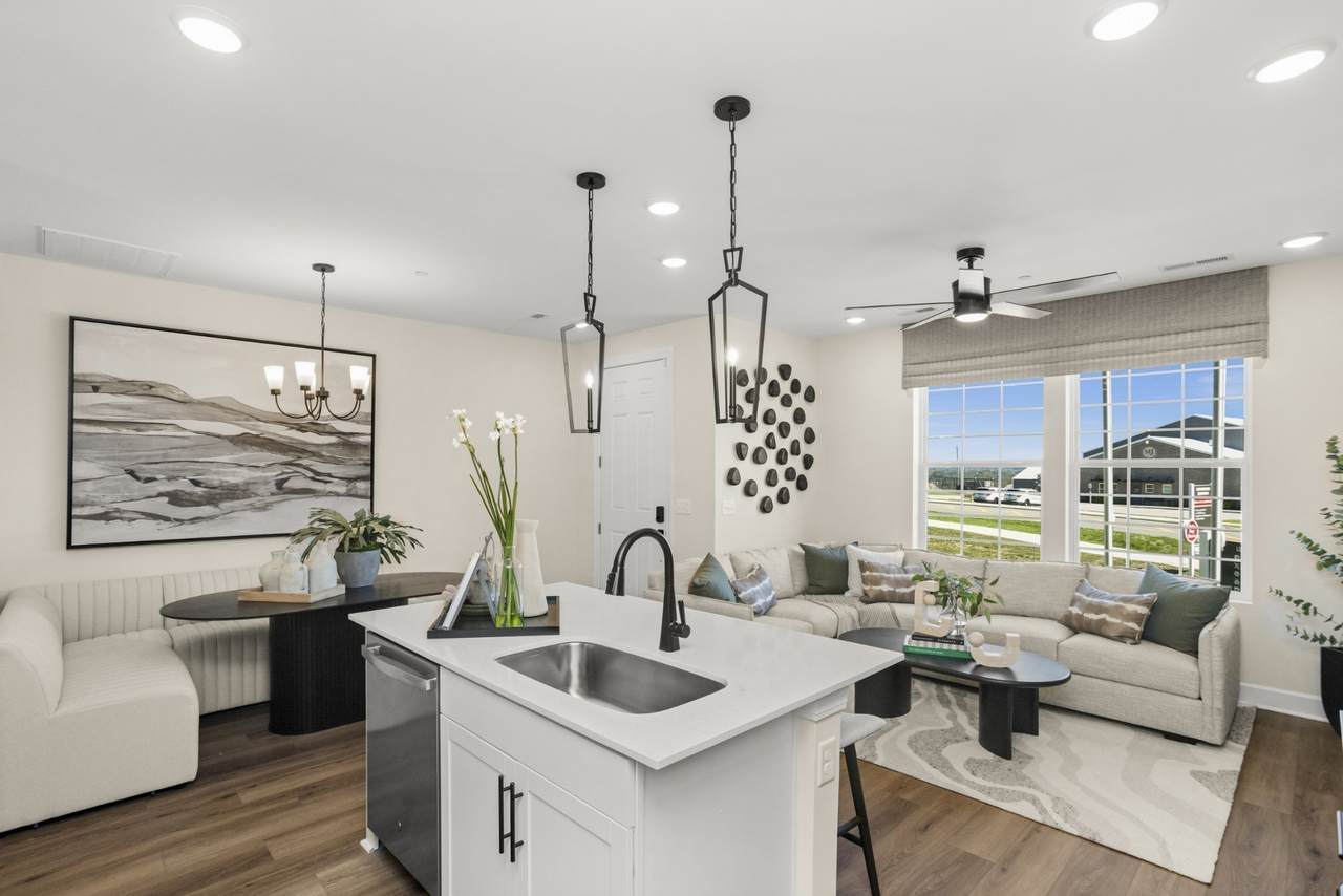 324 Lynwood Station Boulevard - Photo 1