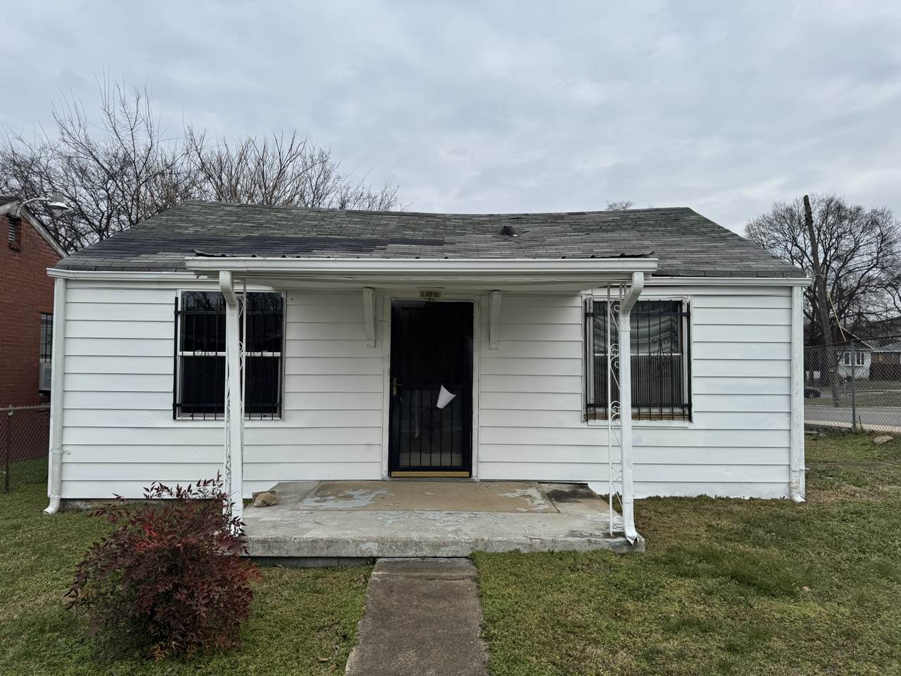 800 26th Ave - Photo 1