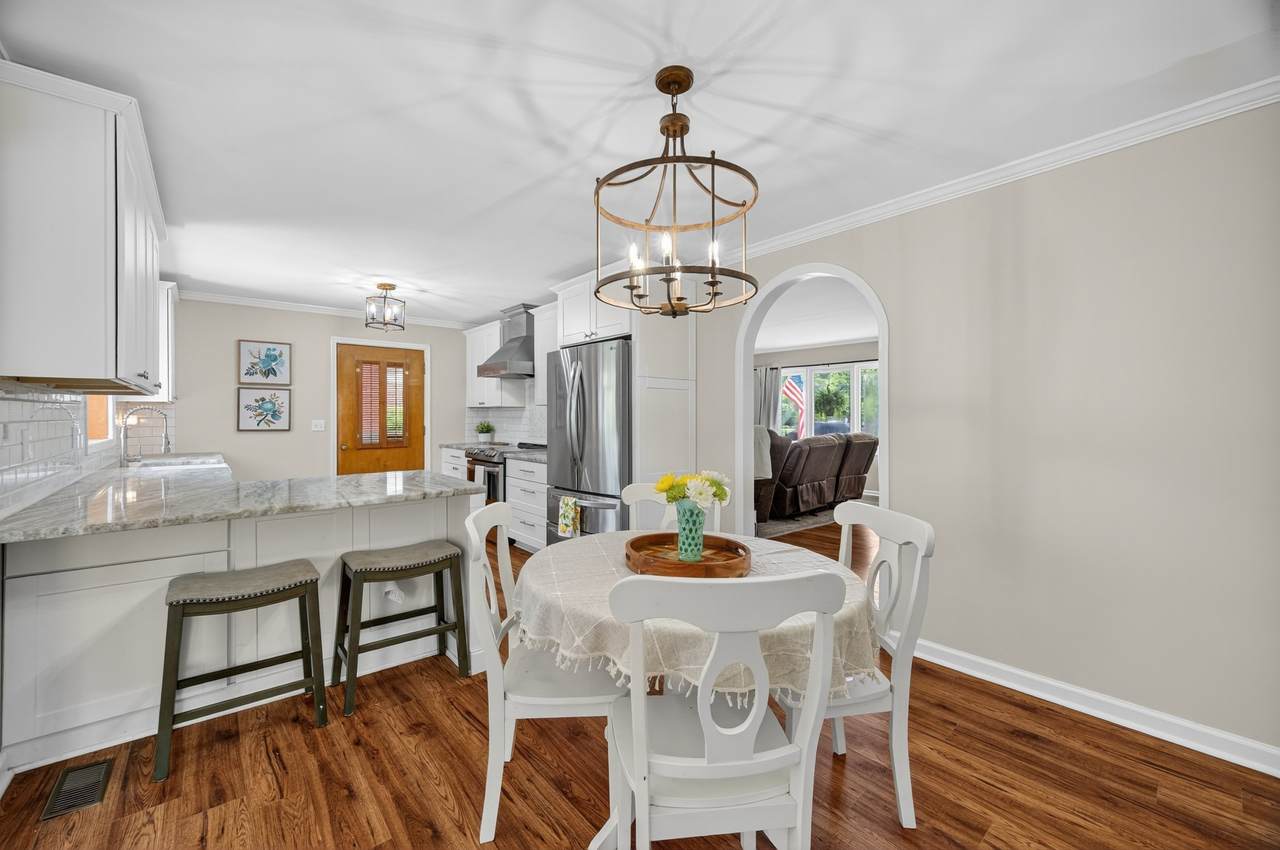 917 2nd Ave - Photo 1