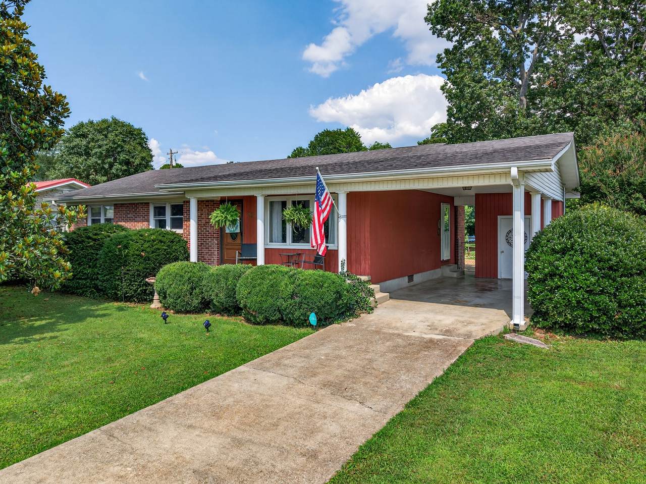 https://bt-photos.global.ssl.fastly.net/nashville/1280_boomver_1_RTC3149557-1.jpg