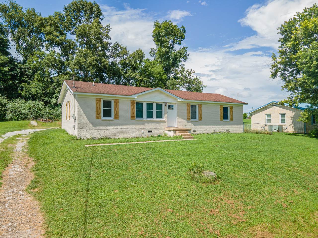 2220 Cherry Dr - Photo 1