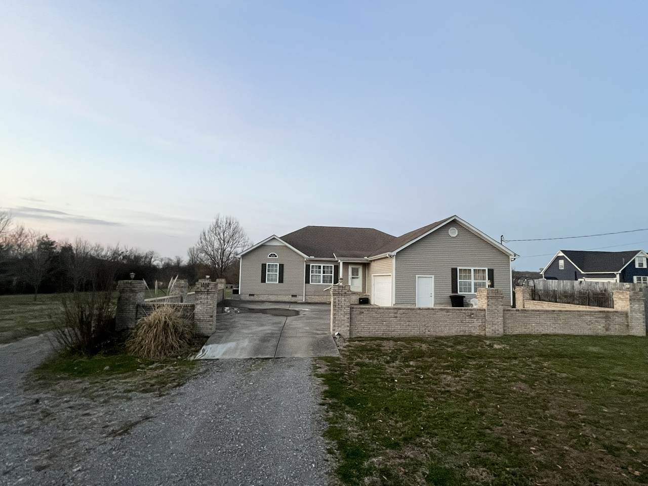 476 Bill Russell Rd - Photo 1
