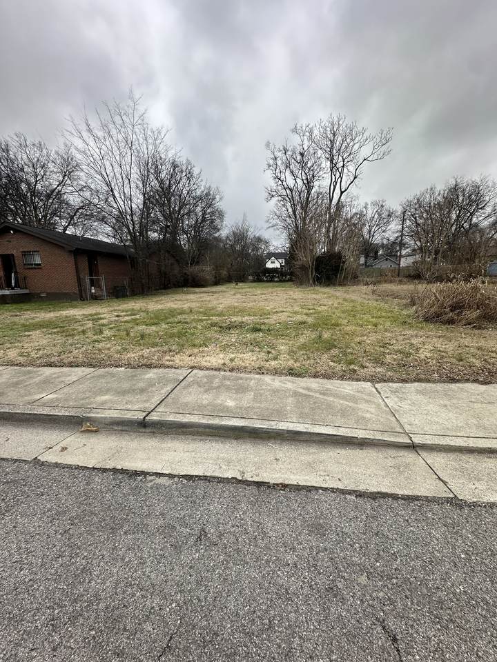 2421 Meharry Blvd - Photo 1