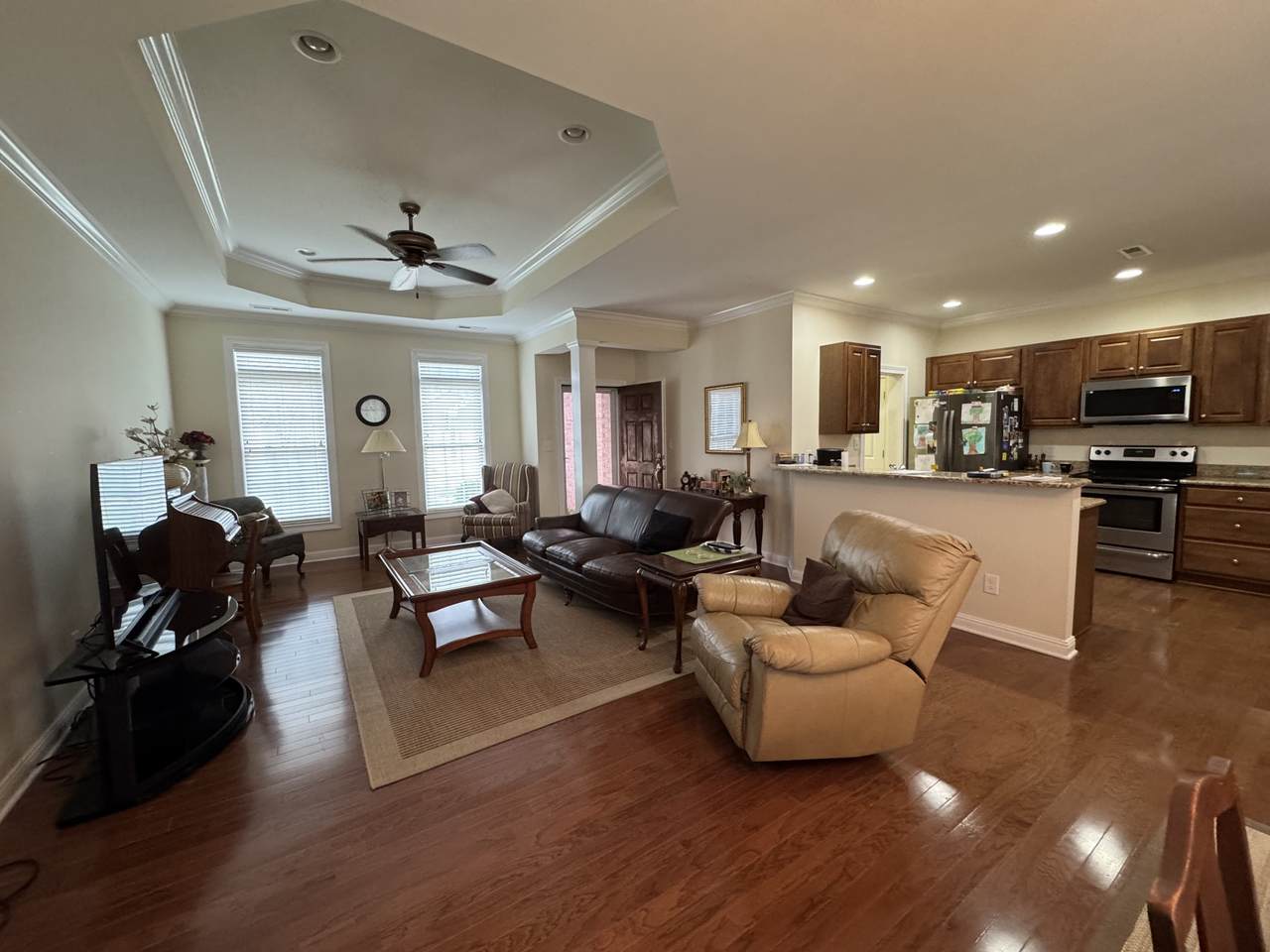 https://bt-photos.global.ssl.fastly.net/nashville/1280_boomver_1_RTC3150003-1.jpg
