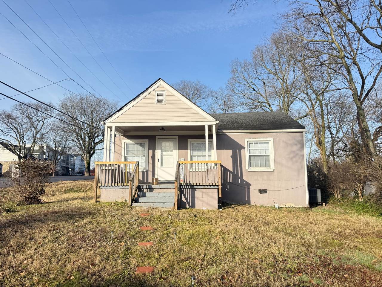 2900 Morningside Dr - Photo 1