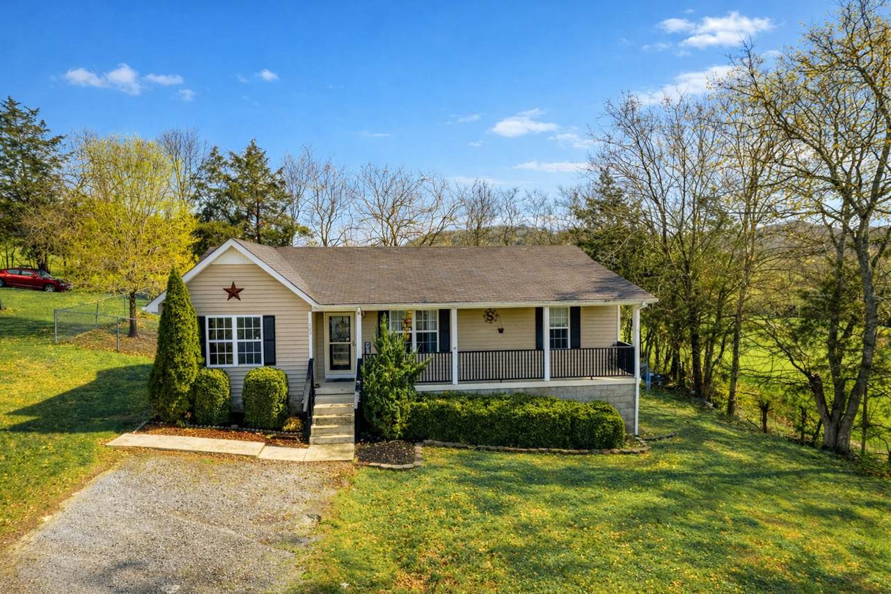 103 Hillview Dr - Photo 1