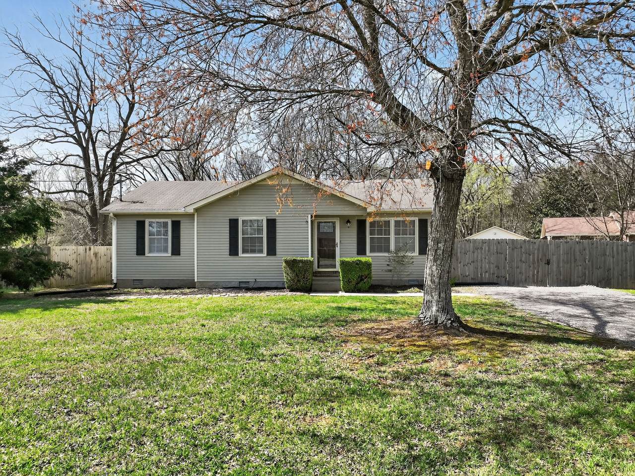 2041 Sugartree Dr - Photo 1