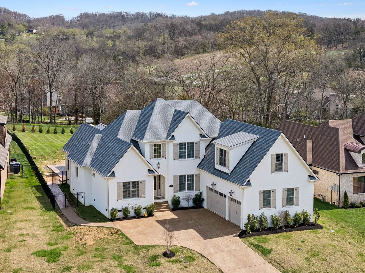 1010 Luxborough Dr - Photo 1