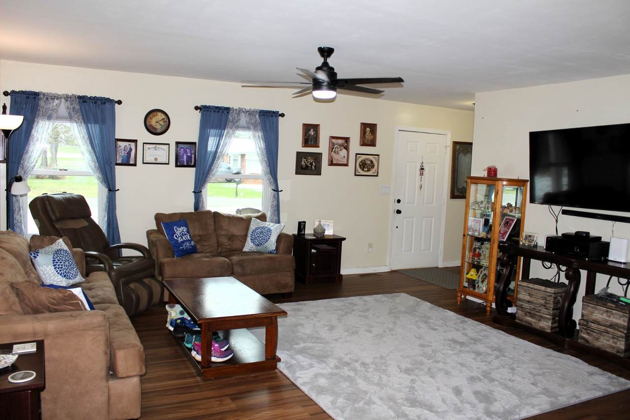 https://bt-photos.global.ssl.fastly.net/nashville/1280_boomver_1_RTC3152424-1.jpg