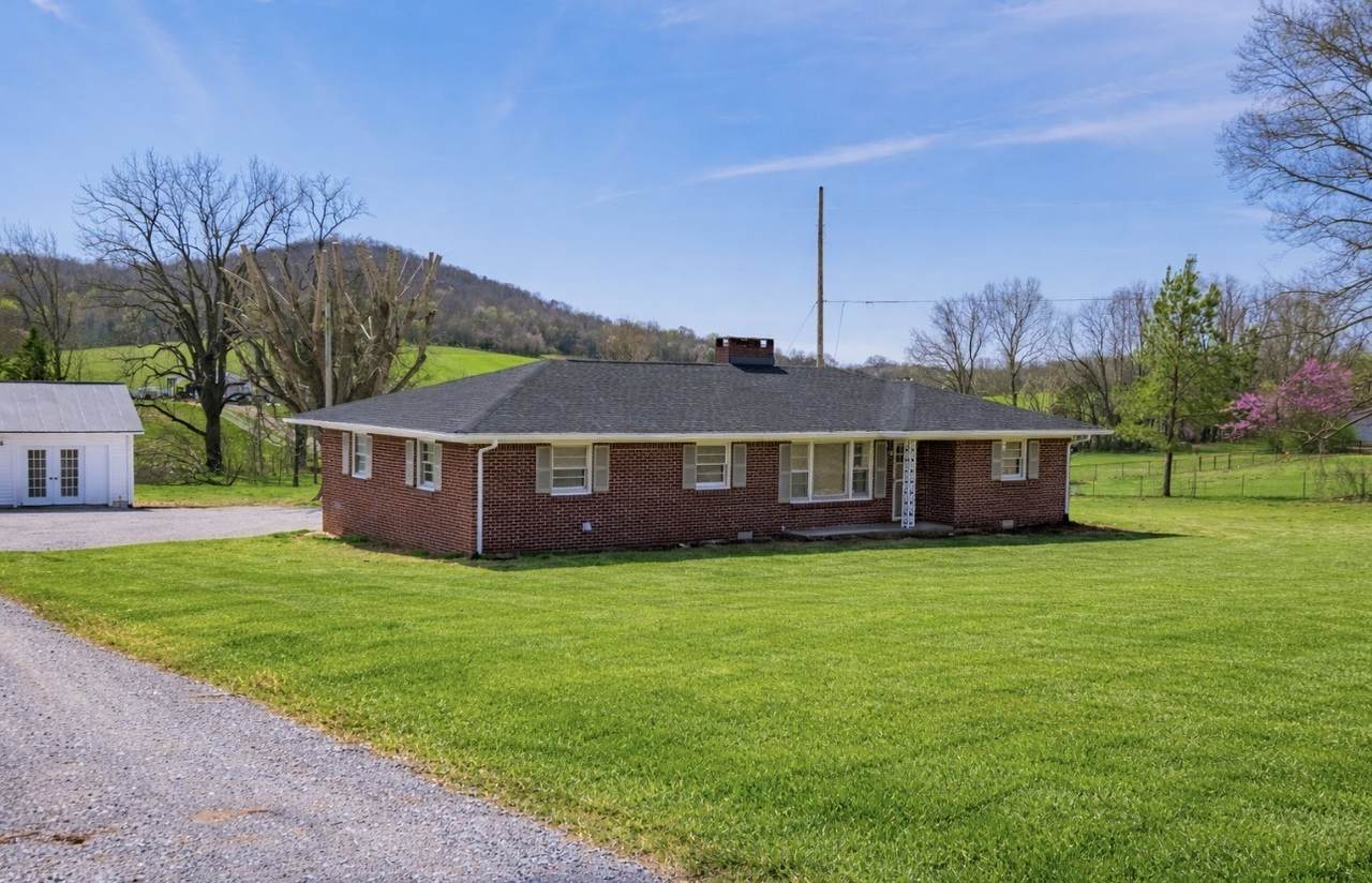 968 Spencer Rd - Photo 1