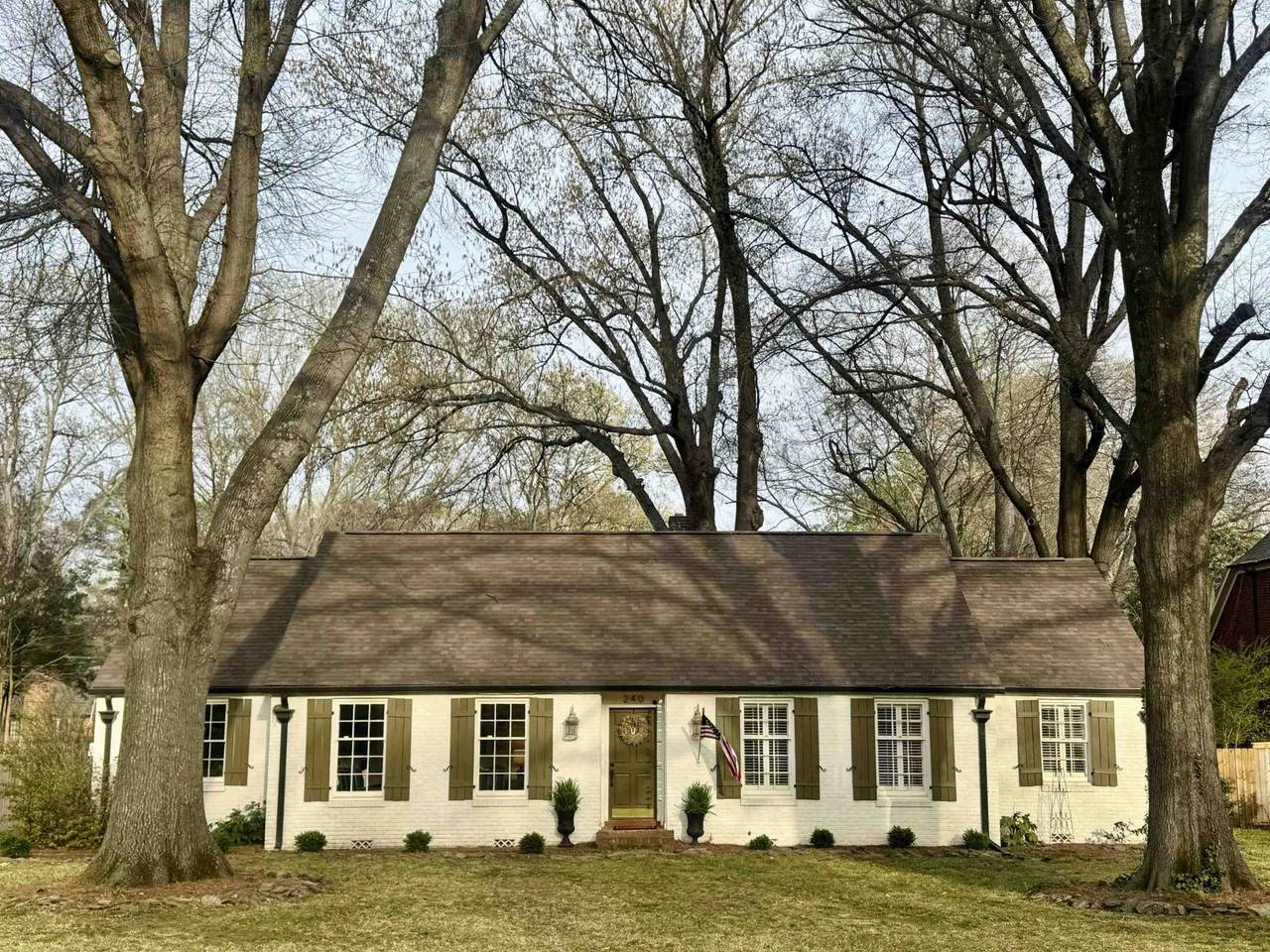 240 Avon Rd - Photo 1