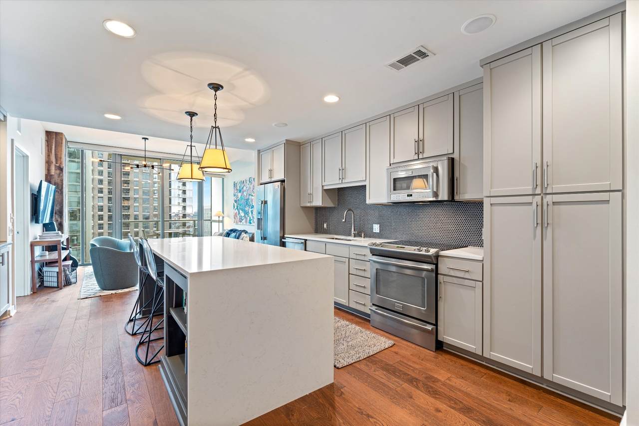 1212 Laurel St - Photo 1