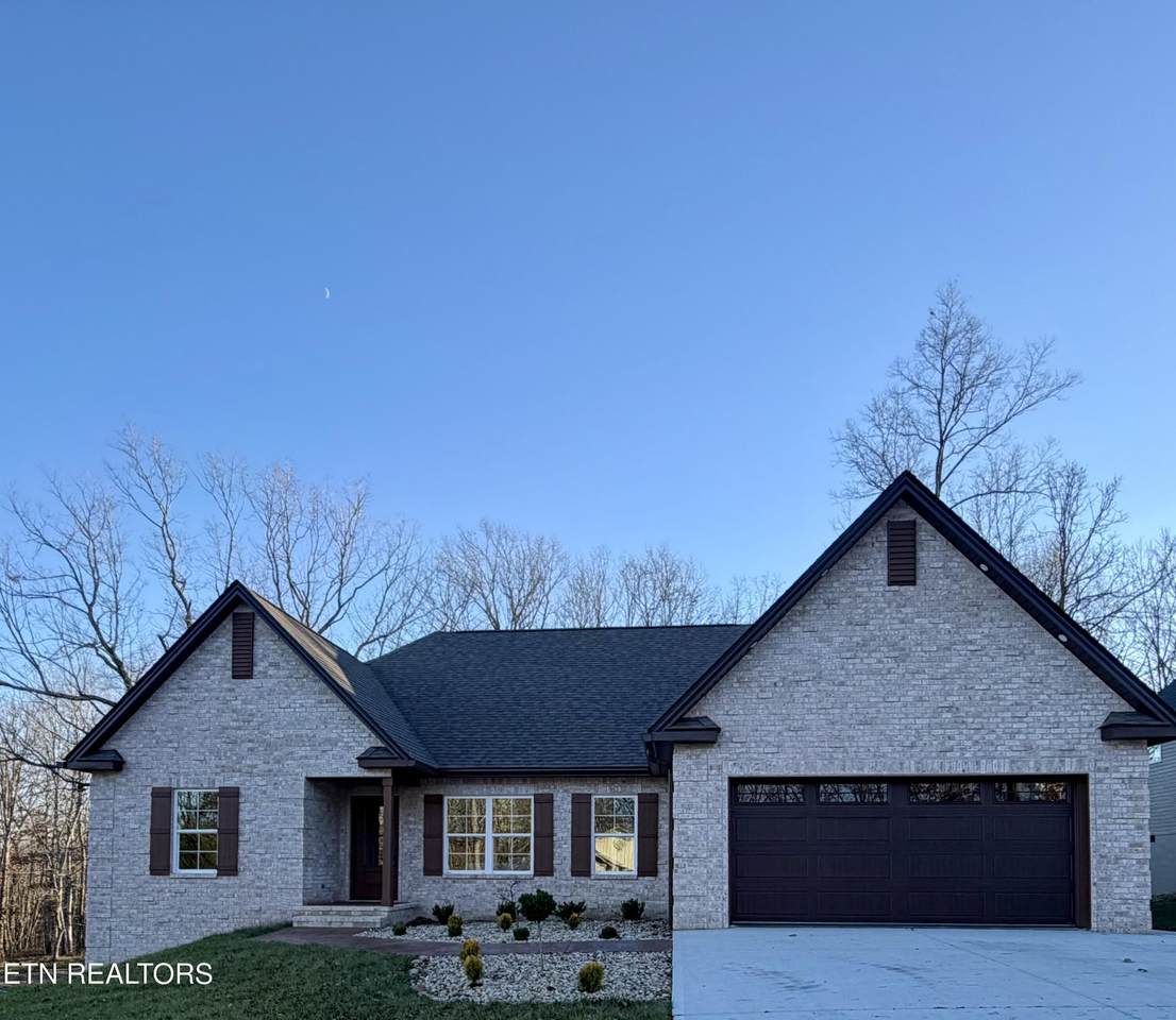 630 Lakeview Drive - Photo 1