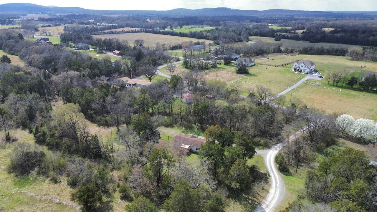 8591 Lowe Christiana Rd - Photo 1