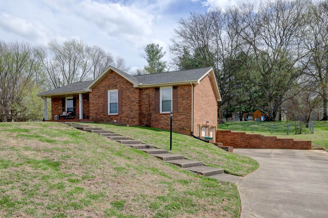 1909 Claymont Dr - Photo 1