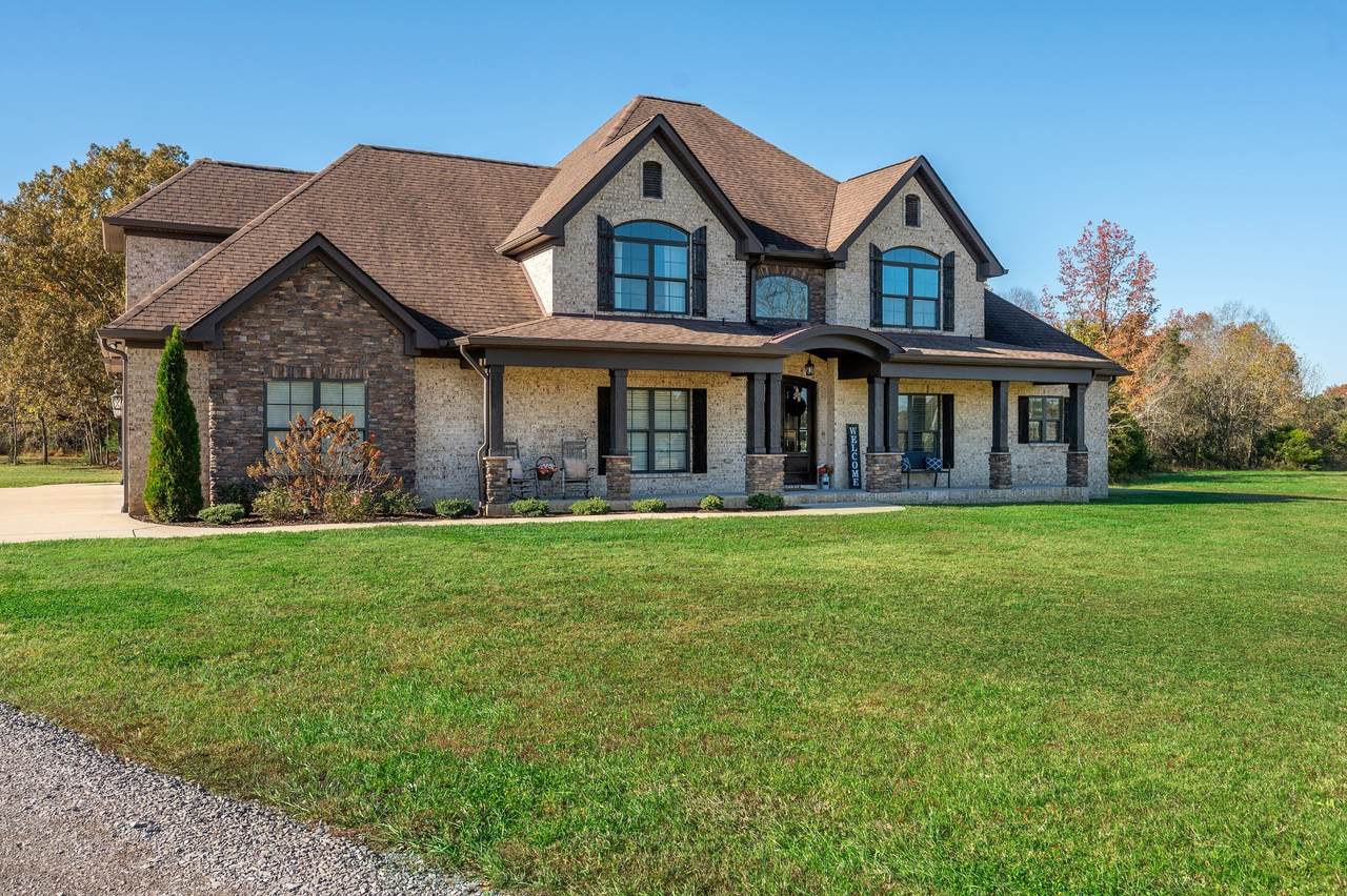 1591 N Lovvorn Rd - Photo 1